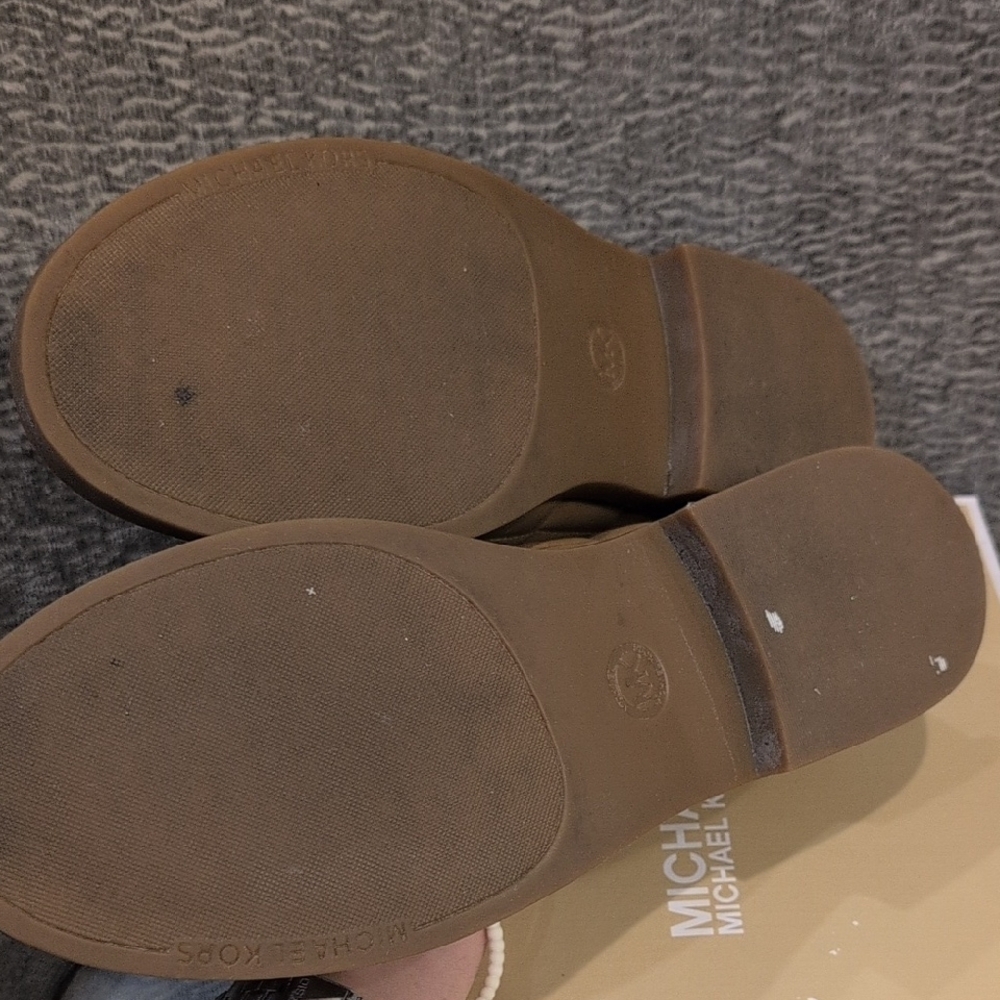 Michael Kors Tan Loafers Slip-Ons Classic Design - Picture 10 of 10